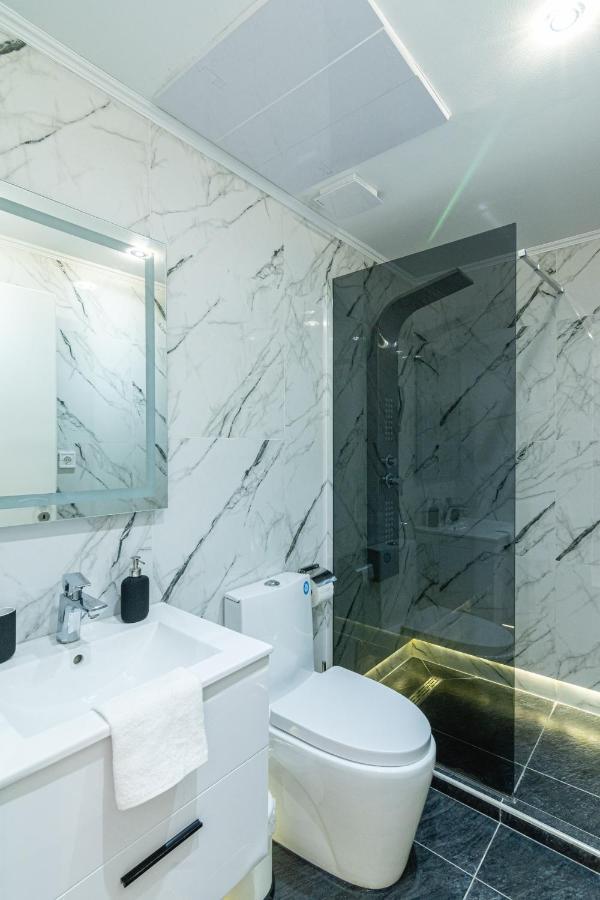 The Royals Downtown Apartamento Budapeste Exterior foto